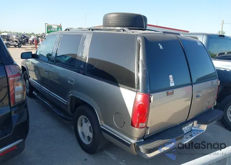 1999 Chevrolet Tahoe Lt z USA, uszkodzony, nr VIN 1GNEC13R7XJ472057